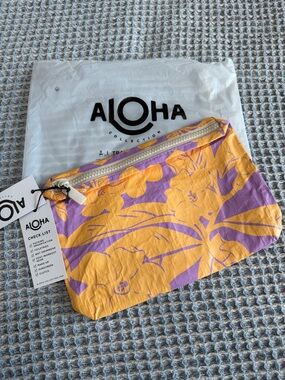 NWT ALOHA Collection Small Pouch